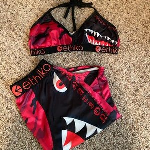Ethika Set